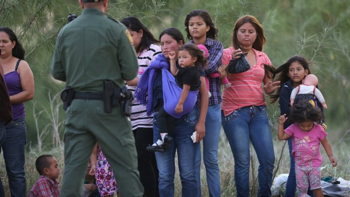 Image result for pHOTOS OF MIGRANTS AT US BORDER